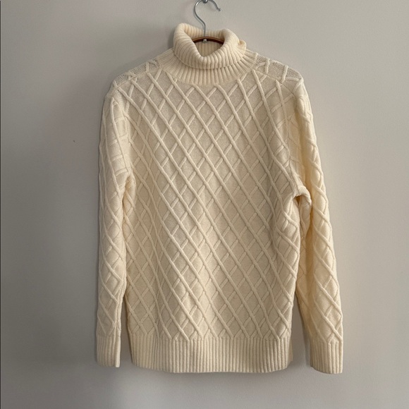 Icicle Sweaters - Cream Wool and Cashmere Turtleneck Sweater